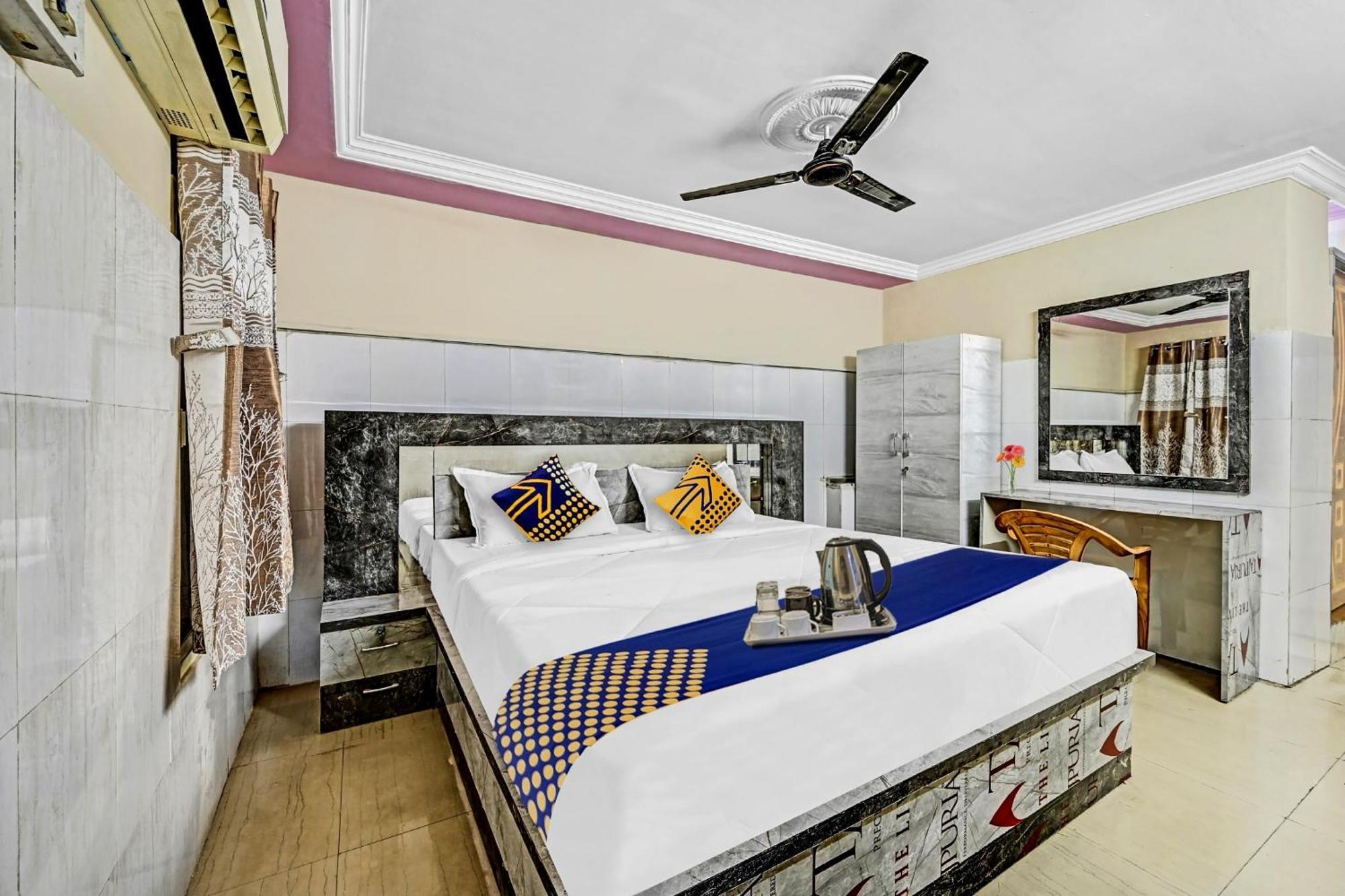 Hotel Spot On Svr Grand Vijayawāda Exteriér fotografie